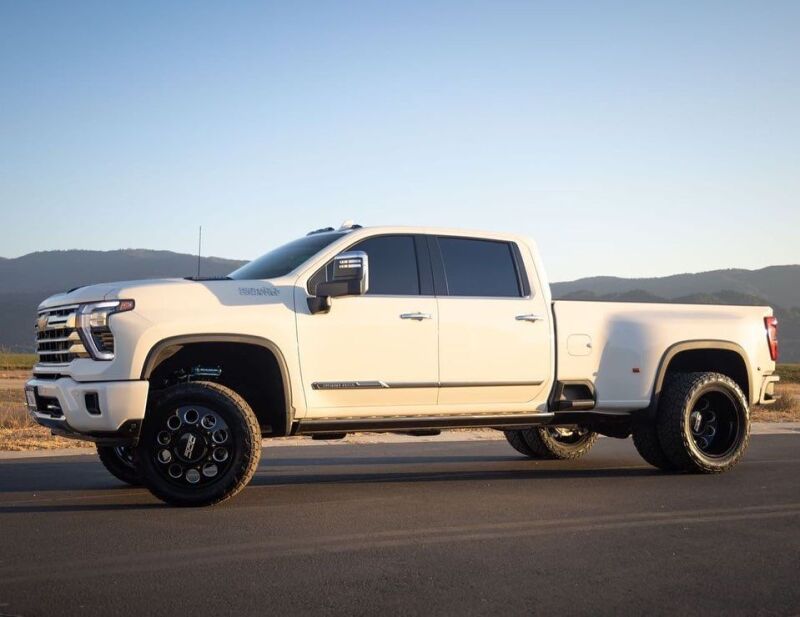 Cognito Motorsports 510-P0931 3-Inch Elite Leveling Kit with King 2.5 Reservoir Shocks for 2020-2024 Chevrolet Silverado / GMC Sierra 2500 HD / 3500 HD