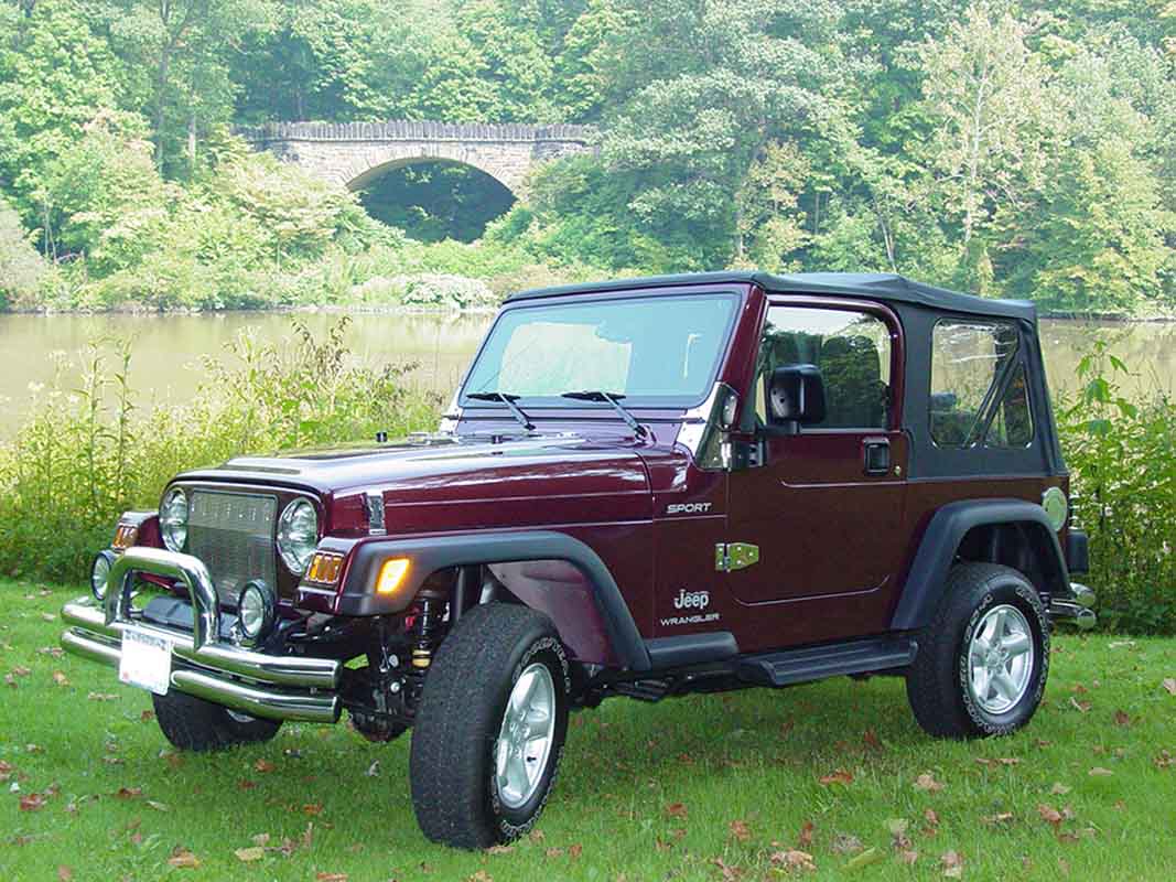 Kentrol 30553 Billet Style Gas Hatch for 1997-2006 Jeep Wrangler TJ - Polished Silver