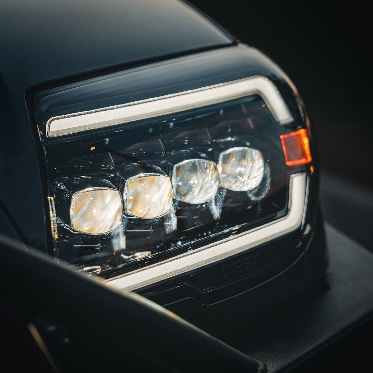 AlphaRex 880369 03-09 Toyota 4Runner NOVA-Series Projector Headlights