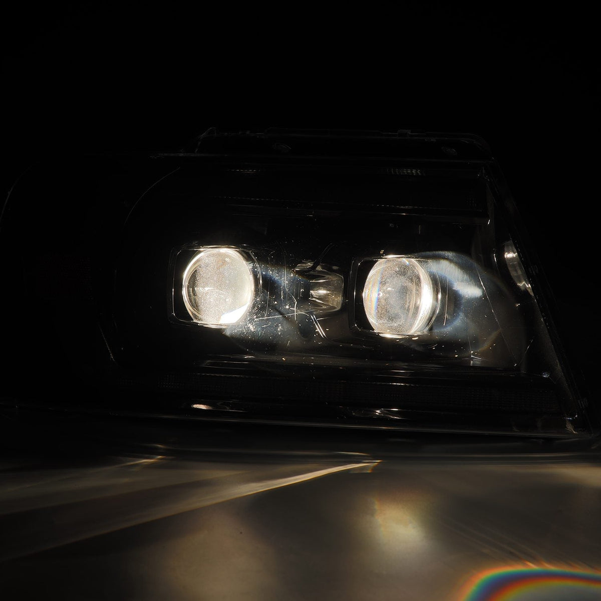 AlphaRex 880134 04-08 Ford F150 PRO-Series Projector Headlights Alpha-Black w/ Sequential Signal and DRL