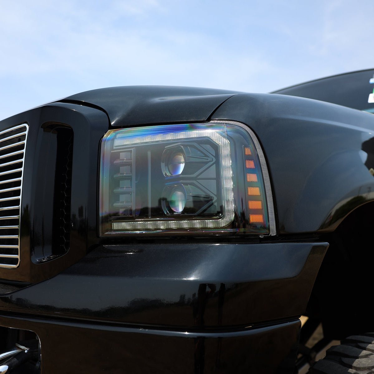 AlphaRex 880315 05-07 Ford F250/350/450/550 Super Duty PRO-Series Projector Headlights Black with Sequential Signal + SWB DRL