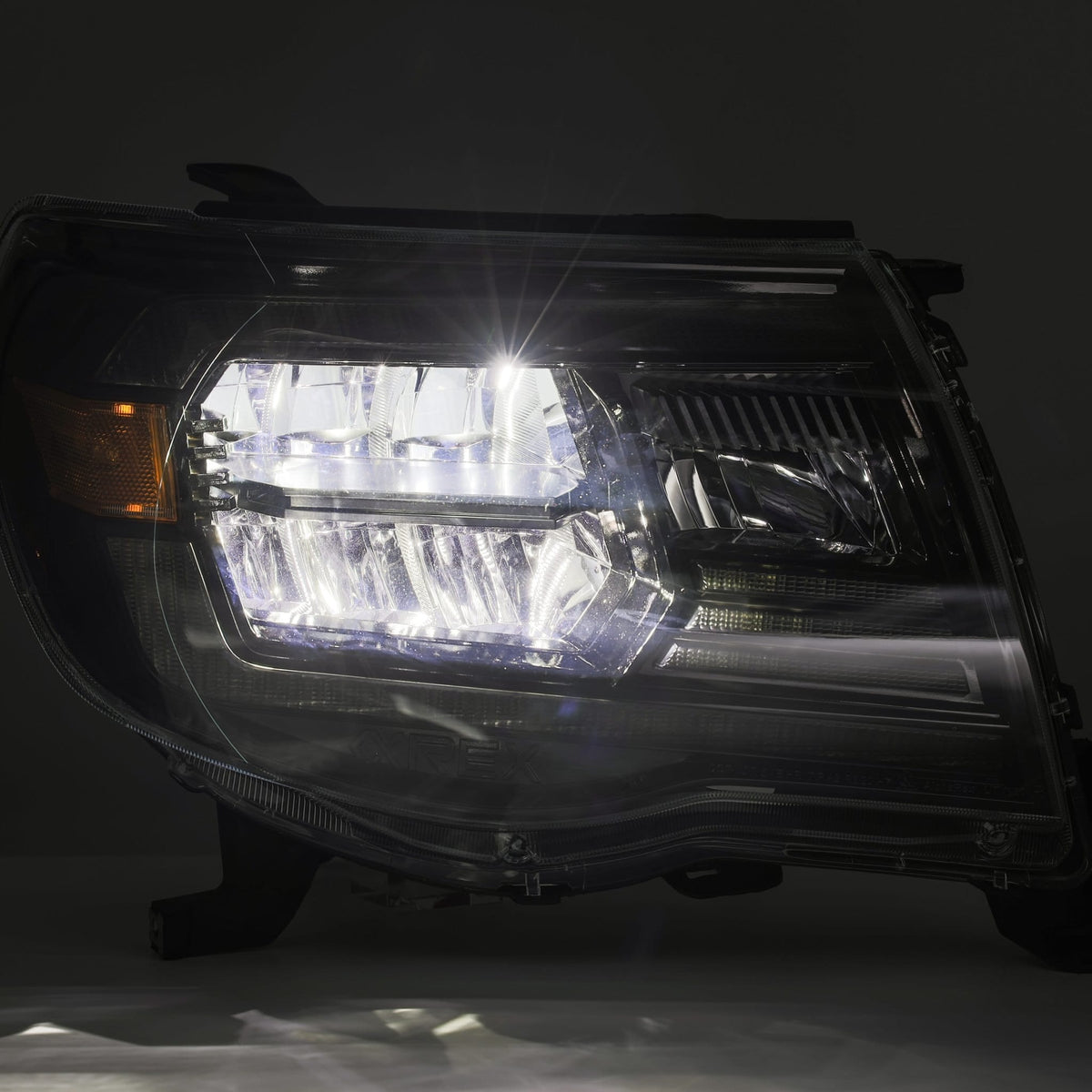 AlphaRex 880734 05-11 Toyota Tacoma LUXX Crystal Headlights Plank Style Chrome with Activation Light/DRL