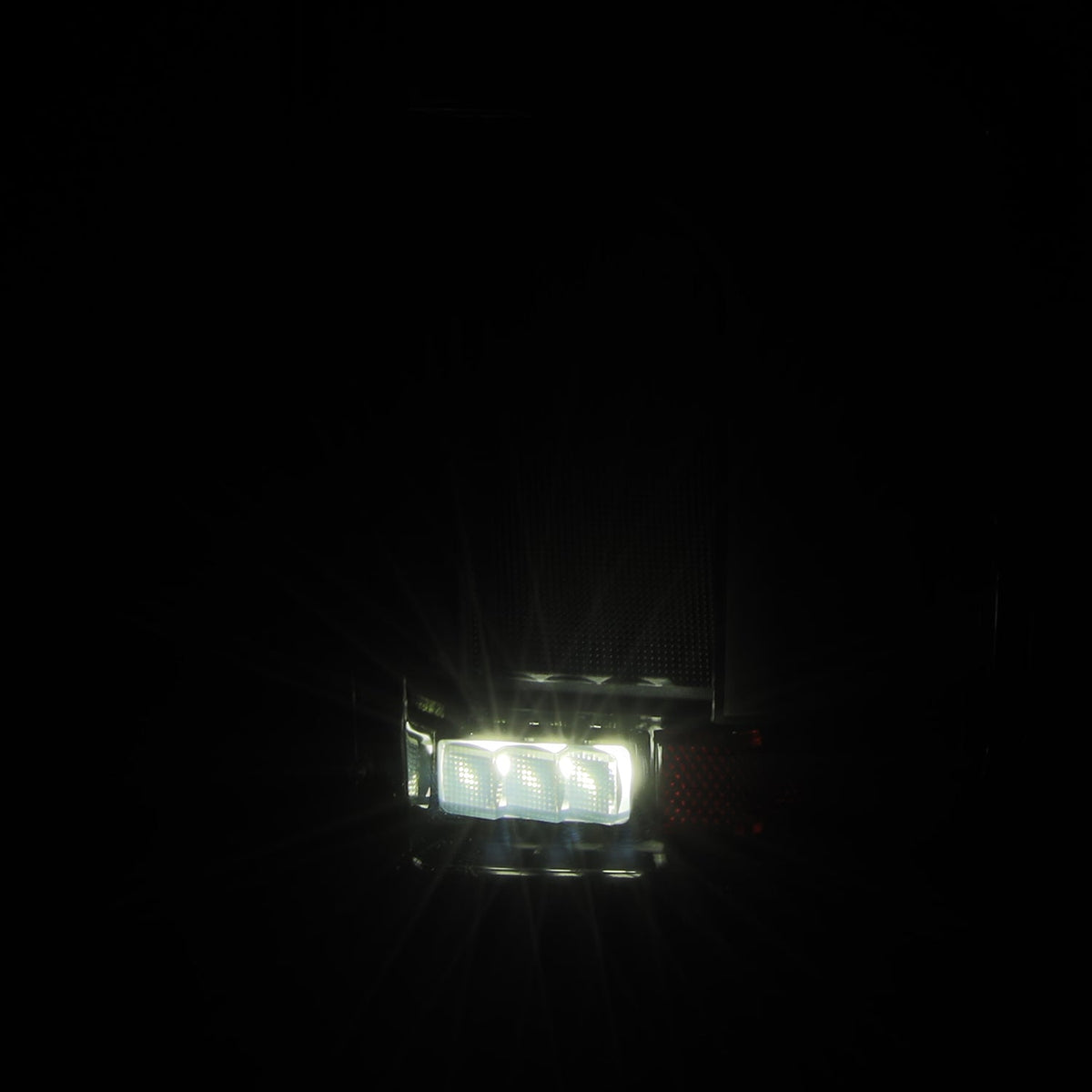 AlphaRex 620088 19-24 Chevrolet Silverado 1500 / 20-24 2500 HD/3500 HD LUXX-Series LED Tail Lights Black