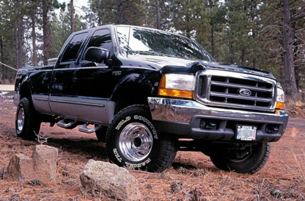 Tuff Country 22964K 2.5in Level Kit Front with Leaf Springs No Shocks for 2000-2004 Ford F-250 4WD