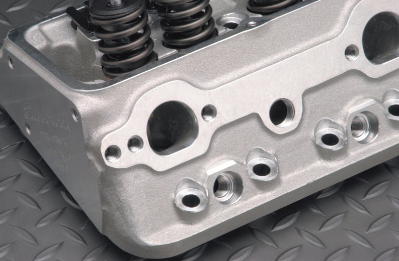 Edelbrock 60759 Single Performer SBC 70cc Head Competition
