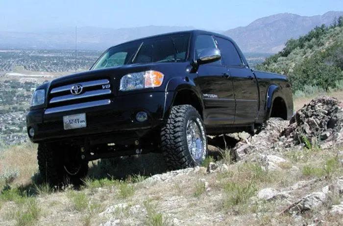 Tuff Country 55905 5in Lift Kit with Knuckles No Shocks for 2000-2003 Toyota Tundra 4WD 2WD
