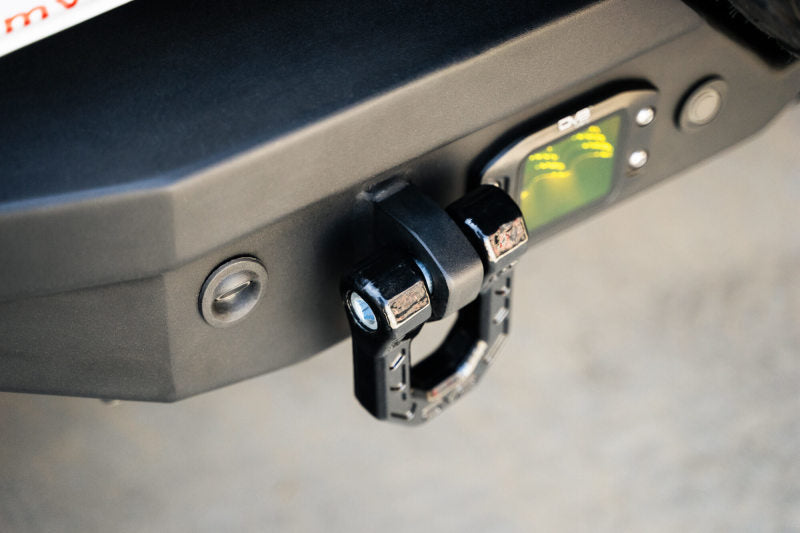 DV8 Offroad Elite Series D-Ring Shackles - Pair (Black) - #UNSK-01BL