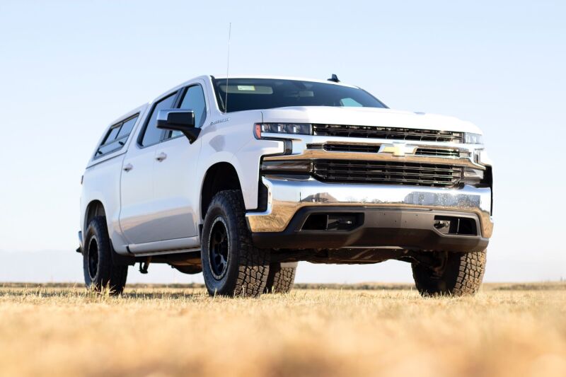 Cognito Motorsports 210-P0874 3-Inch Performance Ball Joint Leveling Kit with Fox PS Coilover 2.0 IFP Shocks for 2019-2025 Chevrolet Silverado / GMC Sierra 1500