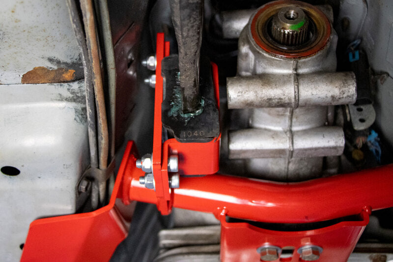 UMI Performance 2261-R Torque Arm Relocation Kit 4L60E Red for 1982-1992 F-Body