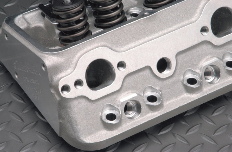 Edelbrock 60759 Single Performer SBC 70cc Head Competition