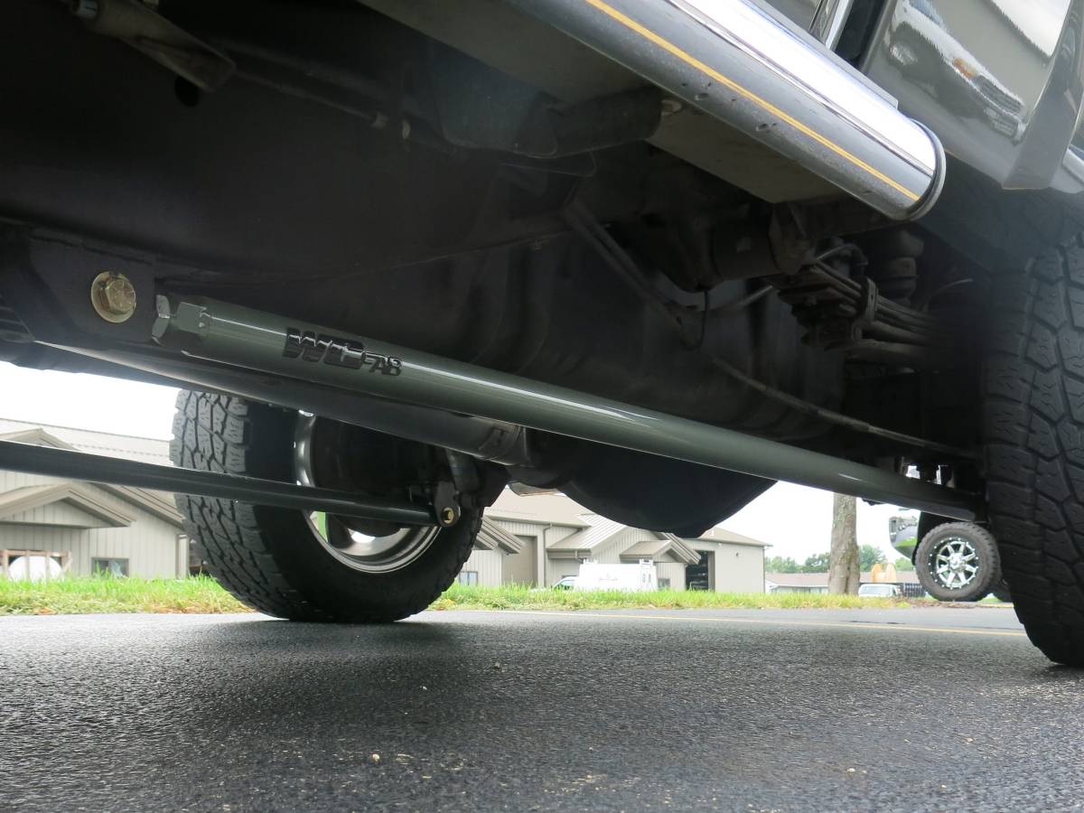 Wehrli Custom Fabrication WCF100853-GB ECLB & CCLB 68in Traction Bar Kit Gloss Black for 2011-2019 Chevrolet Silverado / GMC Sierra 2500 HD / 3500 HD Duramax