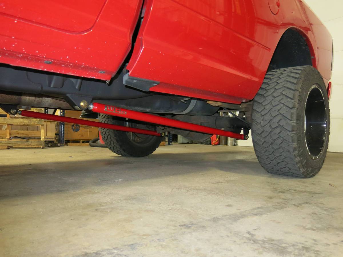 Wehrli Custom Fabrication WCF100854-GB RCLB/CCSB/ECSB 60in Traction Bar Kit Gloss Black for Ford / Dodge / Ram HD
