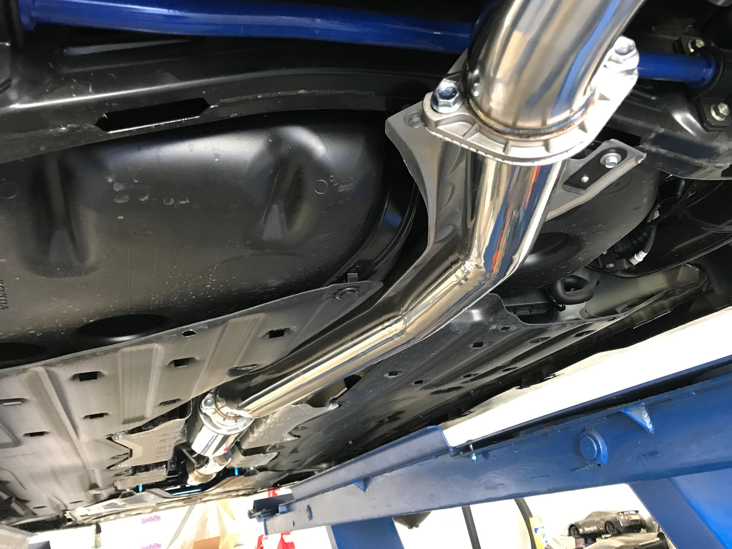 Invidia HS17CTRFQ33ST 17-21 Honda Civic Type-R FK8 Q300 Titanium tip Cat-back Exhaust