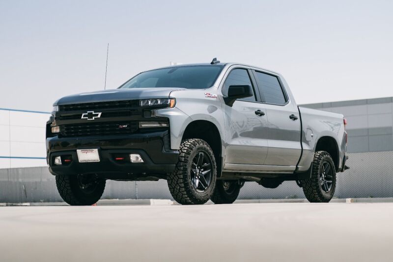 Cognito Motorsports 110-90767 1-Inch Standard Leveling Kit for 2019-2024 Chevrolet Silverado 1500 Trail Boss / GMC Sierra 1500 AT4 4WD