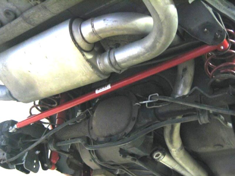 UMI Performance 201621-R Single Adjustable Lower Control Arm and Panhard Bar Red