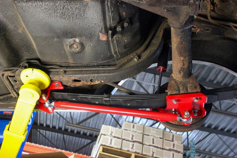 UMI Performance 262824-B Leaf Spring Traction Bars with Mounts Black