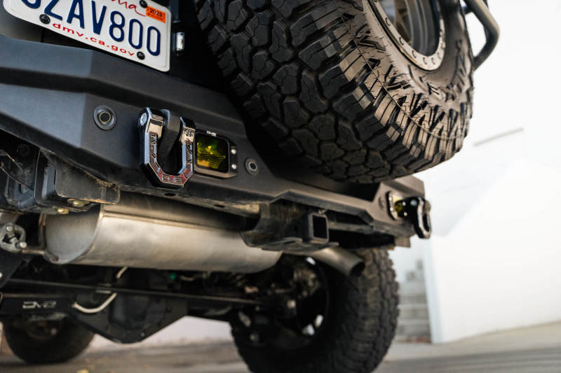 DV8 Offroad Elite Series D-Ring Shackles - Pair (Black) - #UNSK-01BL
